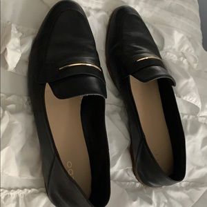 Dress shoes/ flats